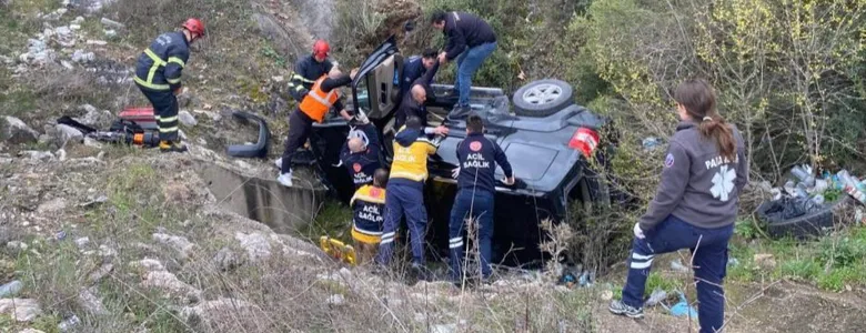 D-650'de otomobil takla attı: 2 yaralı