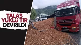 D 650 de tır devrildi trafik durdu