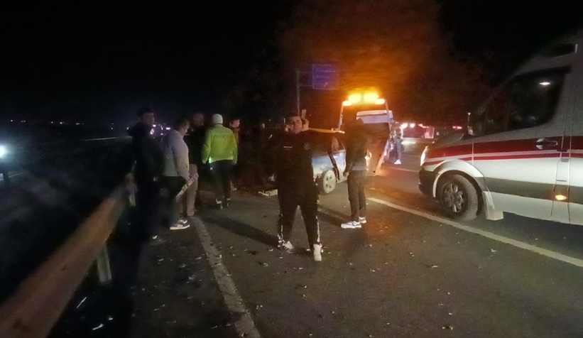  D-650’de iki otomobil çarpıştı 2 yaralı