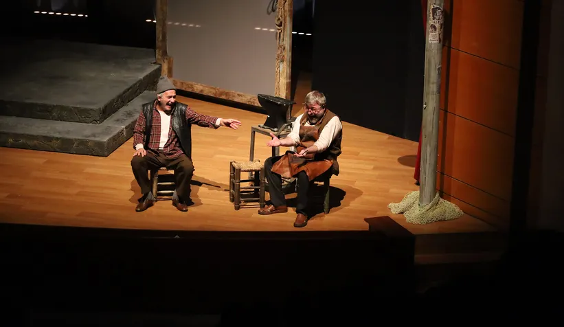 Deli İbram Divanı oyunu yoğun ilgiyle sahnelendi