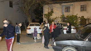 Deprem sonrası vatandaşların sokakta bekleyişi sürüyor