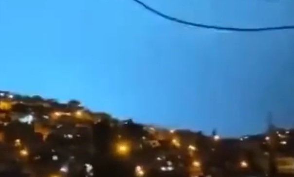 Depremden hemen önceki görülen mavi ışığın nedeni açıklandı