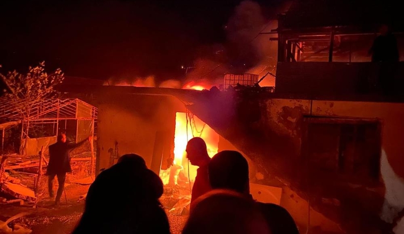 Depremden kurtardığı eşyaları yangında kül oldu