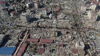 Depremin merkezindeki yıkım havadan görüntülendi