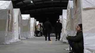 Depremzedeler için çadır kentler kuruldu