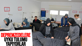Depremzedeler için günde 350 uyku tulumu üretiyorlar