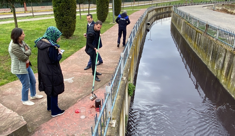 Dere simsiyah aktı, ekipler harekete geçti