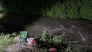 Dereye düşen yaşlı adamın cesedini oğlu buldu