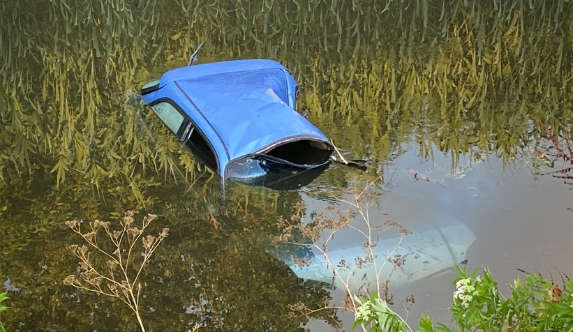 Dereye uçan otomobilin sürücüsü öldü