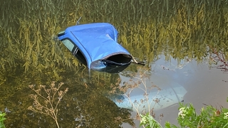 Dereye uçan otomobilin sürücüsü öldü