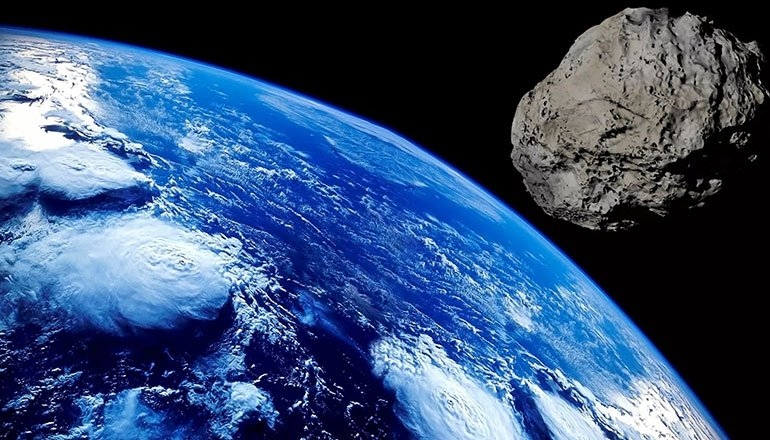 Dev asteroit Dünya'ya yaklaşıyor