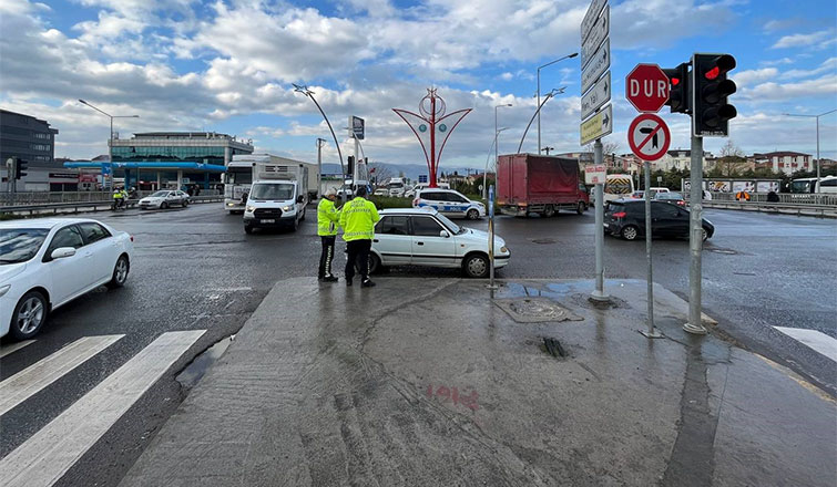 Direksiyon başında kalp krizi geçirdi