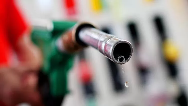 Dizele 24 zam, 21 indirim; benzine 33 zam, 28 indirim