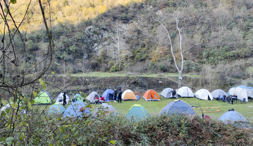 Doğançay’ın güzelliklerini kamp yaparak keşfettiler