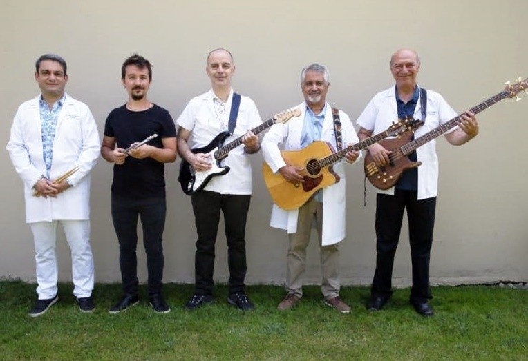Doktorlardan oluşan müzik grubu ilk konserine hazır