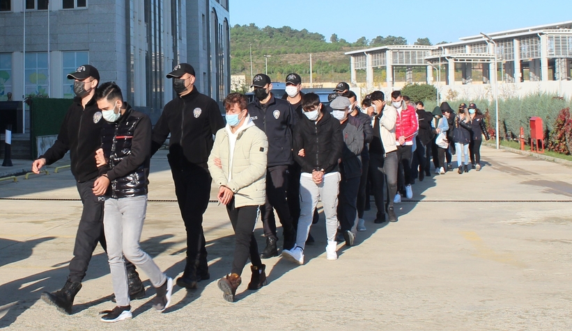 Dolandırıcılık operasyonunda 16 tutuklama