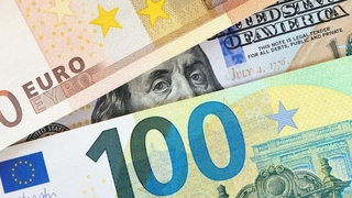 Dolar Euro'yu solladı