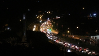 Dönüş yoğunluğu gece boyu sürdü
