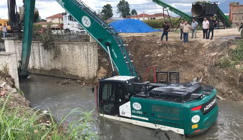 DSİ'den Karacasu'da temizlik çalışması