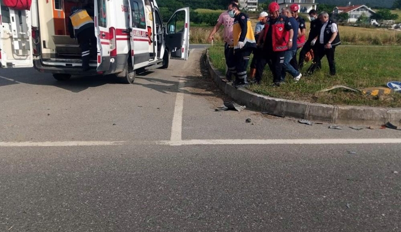 Duble yolda iki otomobil çarpıştı: 1 yaralı