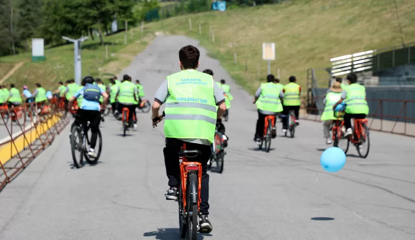 Dünya Bisiklet Günü’nde pedal çevirdiler