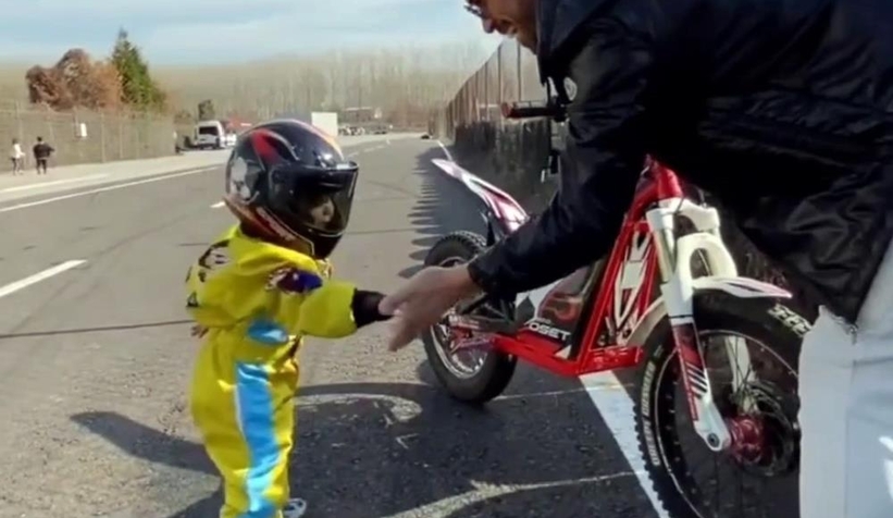 Dünya şampiyonunun oğlu babasının izinden gidiyor