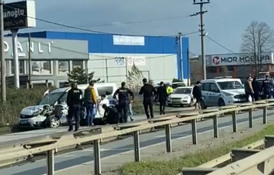 Dur ihtarına uymayıp dehşet saçtı: 2'si polis 3 yaralı