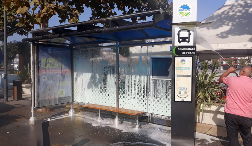 Duraklar dezenfekte ediliyor