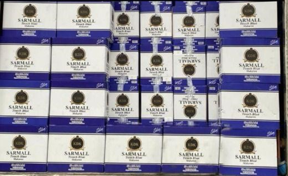 Durdurulan araçtan 8 milyon 300 bin kaçak makaron çıktı