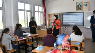 Durmuş, Erenler'de 4 okulu ziyaret etti