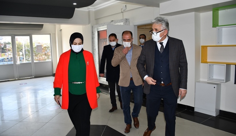 Durmuş'tan öğretmen destek merkezine ziyaret