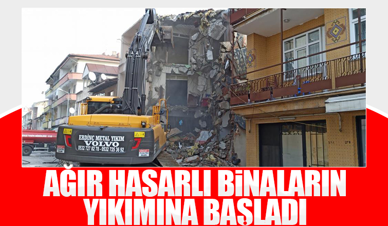 Düzce'de ağır hasarlı binalar yıkılıyor
