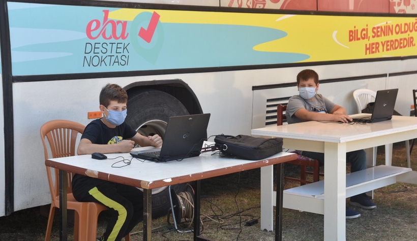 EBA Mobil Destek Aracı Karasu'da hizmet veriyor