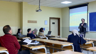 Eğitimlere akademisyenler karar veriyor