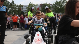 EGM’nin Mobil Trafik Eğitim Tırı Sakarya’da