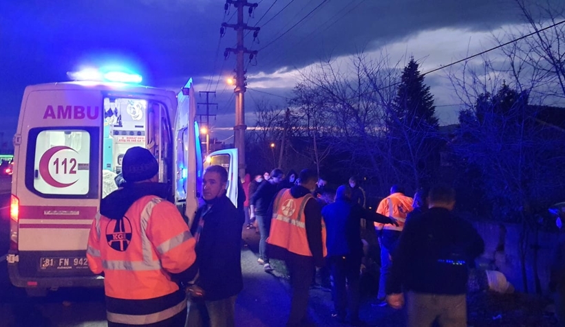 Ekmek almaya giderken servis aracının altında kaldı