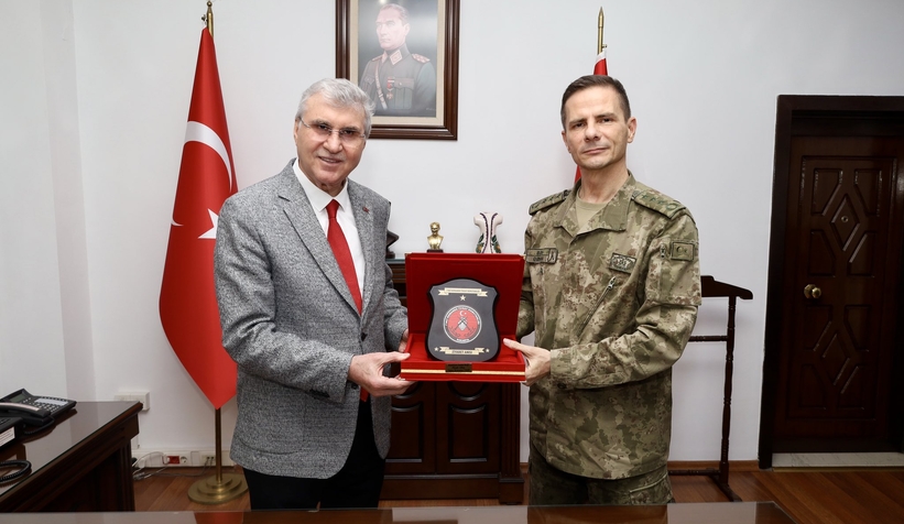 Ekrem Yüce'den Garnizon Komutanı'na veda ziyareti