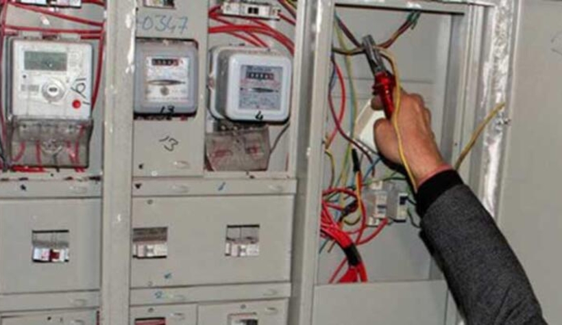 Elektriğini kesen SEDAŞ görevlisinin kolunu kırdı