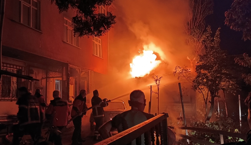 Emanet aldığı araç alev topuna döndü