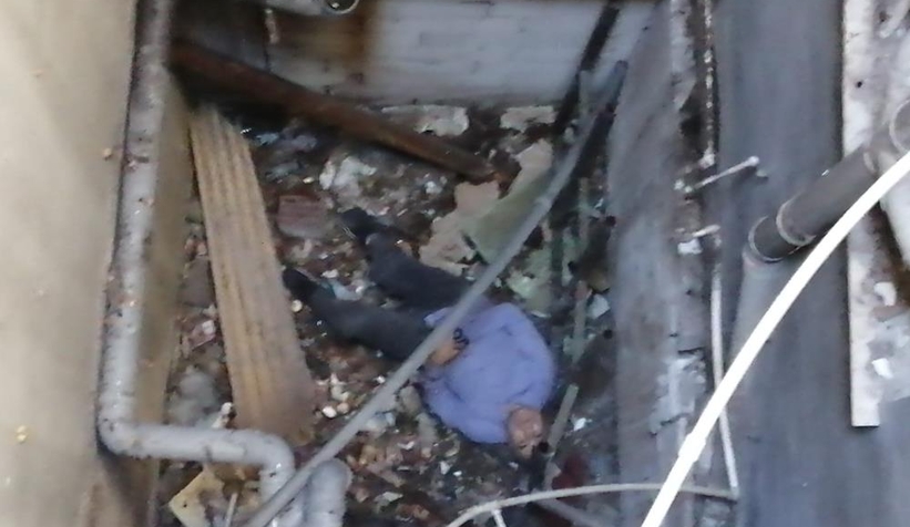 Emekli polis 6 katlı binanın çatısından düştü