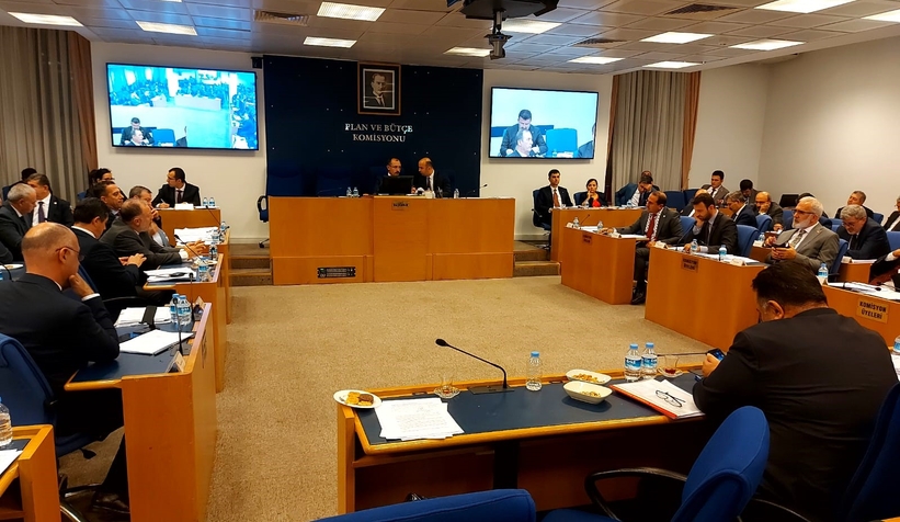 Emekliye 5 bin liralık ödeme Plan Bütçe Komisyonu’nda kabul edildi