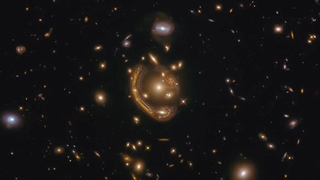 En büyük Einstein halkalarından biri görüntülendi