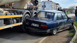 Engelli aracından kaçarken beton mikserinin altına giriyordu