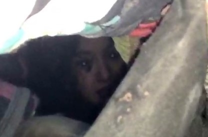 Enkaz altındaki Yağmur herkesi ağlattı: Çok üşüyorum baba