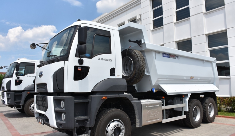 Erenler Belediyesi iki damperli kamyon aldı