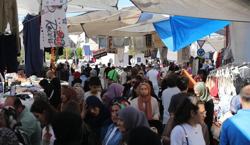 Erenler Çarşamba Pazarı yeni yerinde açıldı