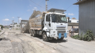 Erenler'de asfalt çalışmaları sürüyor