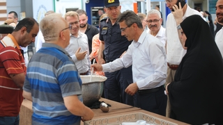 Erenler'de aşure ikramı