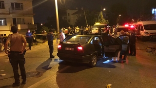 Erenler'de dehşet otomobili taradı: 1 ölü, 2 yaralı