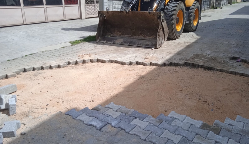 Erenler'de fen işleri ekipleri sahada